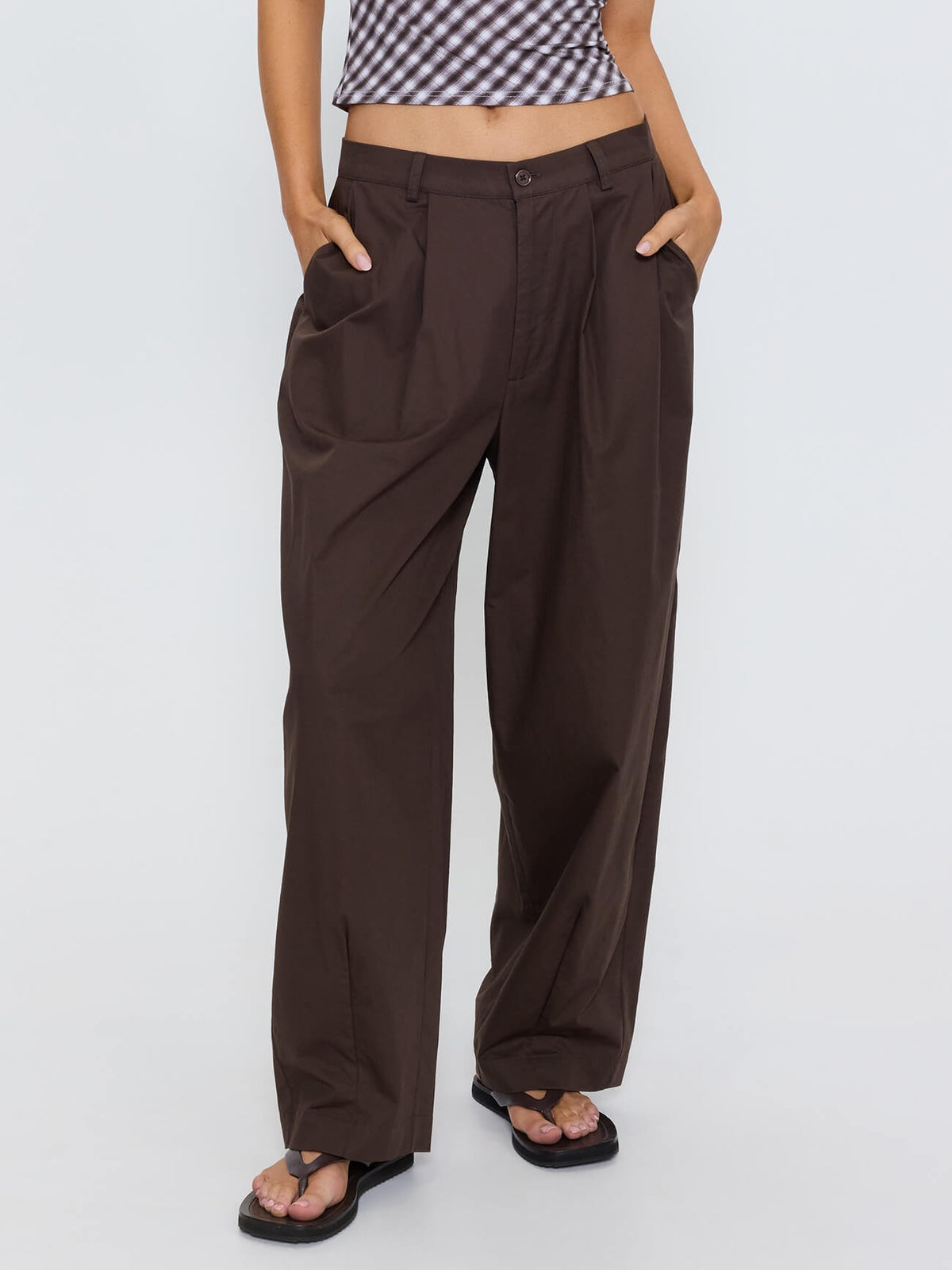 Freddie Tapered Pleat Pant - Brown